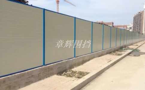 市政圍擋在交通管制中的警示和引導作用如何發(fā)揮？